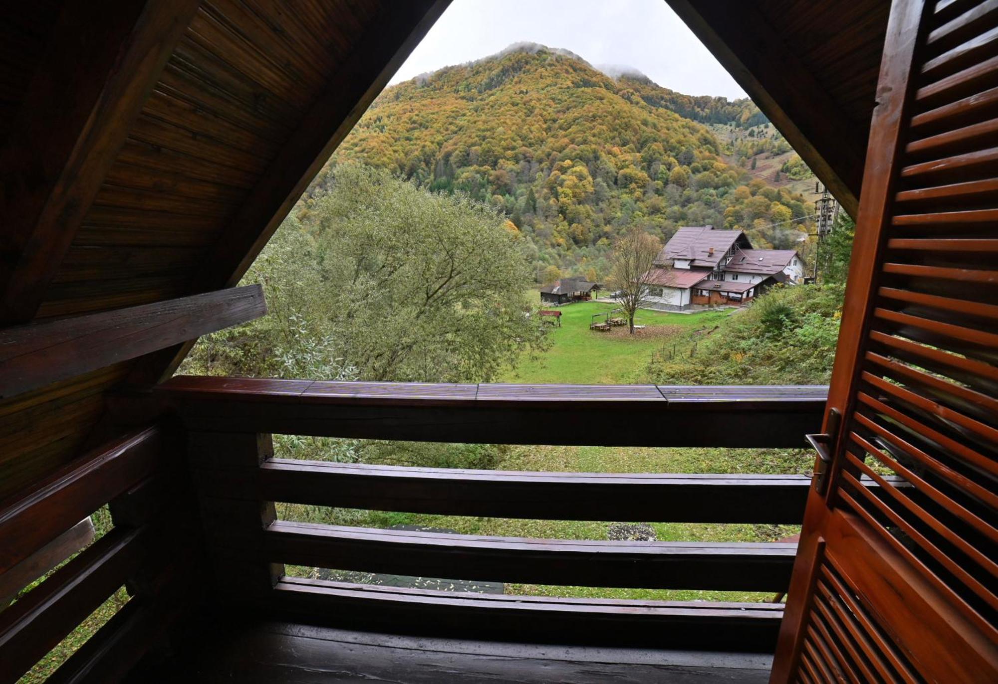 Casa De Vacanta Satic Piatra Craiului La Doi Viermi Bagian luar foto