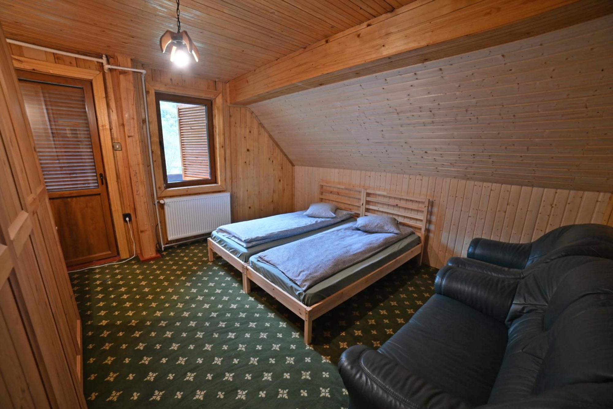Casa De Vacanta Satic Piatra Craiului La Doi Viermi Bagian luar foto